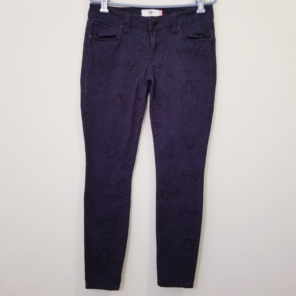 Cabi Size 6 Blue Floral Skinny Jeans